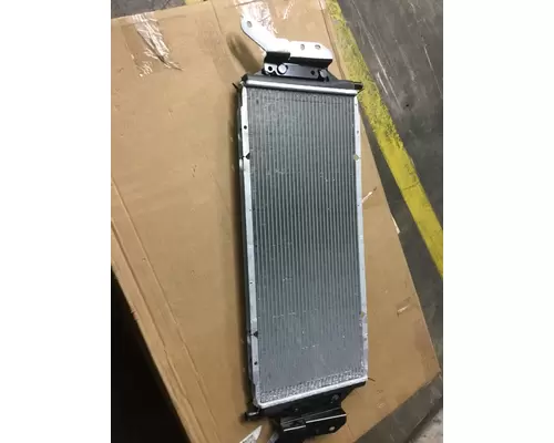 INTERNATIONAL 4300 Radiator