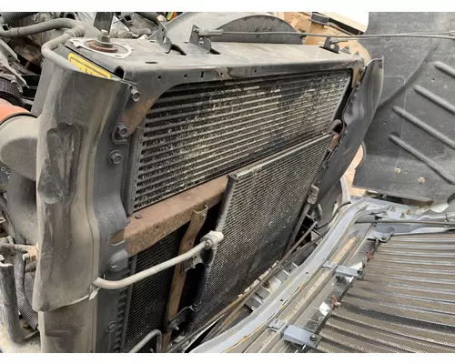 INTERNATIONAL 4300 Radiator