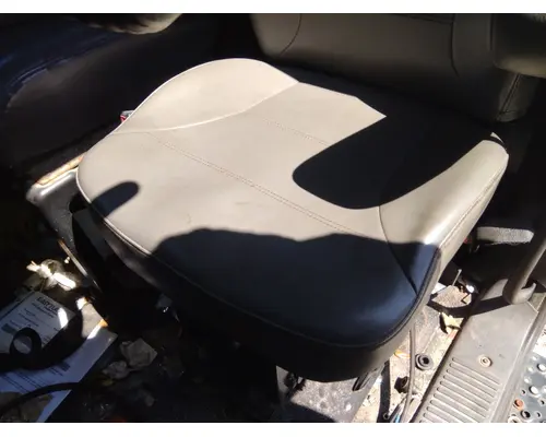 INTERNATIONAL 4300 SEAT, FRONT