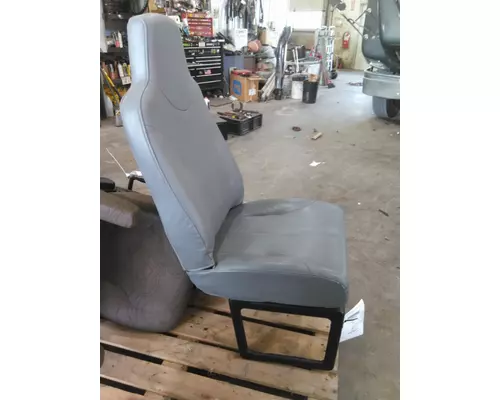 INTERNATIONAL 4300 SEAT, FRONT