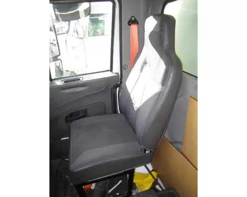 INTERNATIONAL 4300 SEAT, FRONT