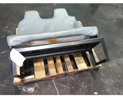 INTERNATIONAL 4300 SEAT, FRONT