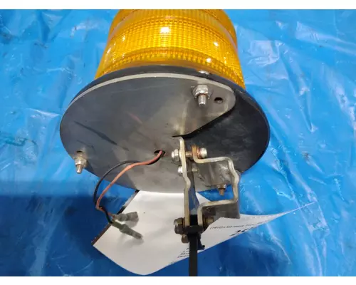 INTERNATIONAL 4300 STROBE LIGHT