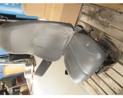 INTERNATIONAL 4300 Seat, Front