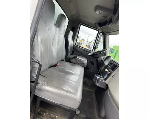 INTERNATIONAL 4300 Seat, Front