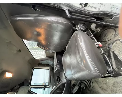 INTERNATIONAL 4300 Seat, Front