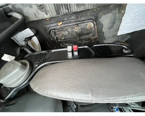 INTERNATIONAL 4300 Seat, Front