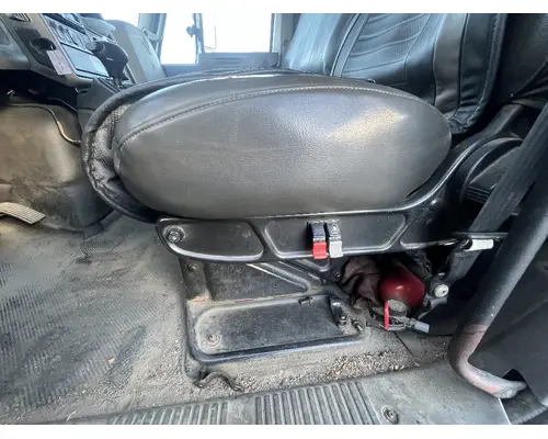 INTERNATIONAL 4300 Seat, Front