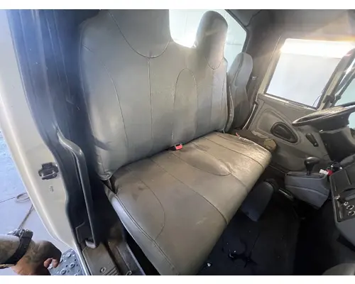 INTERNATIONAL 4300 Seat, Front