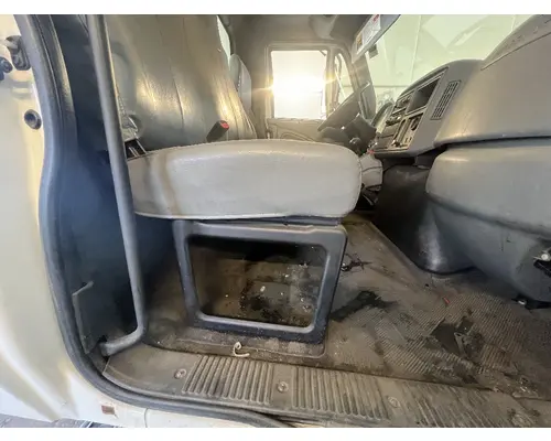 INTERNATIONAL 4300 Seat, Front