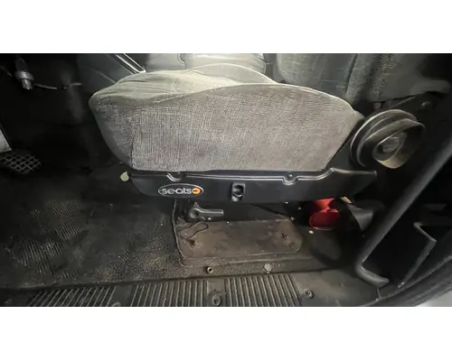 INTERNATIONAL 4300 Seat, Front