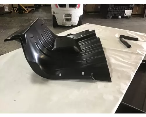 INTERNATIONAL 4300 Splash Shield