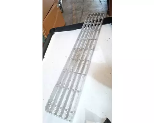 INTERNATIONAL 4300 Step