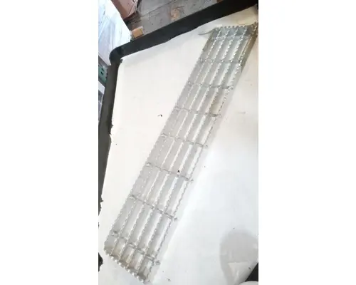 INTERNATIONAL 4300 Step