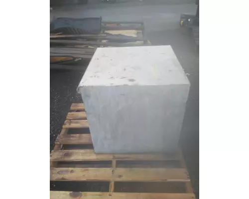 INTERNATIONAL 4300 TOOL BOX