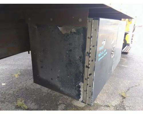 INTERNATIONAL 4300 TOOL BOX