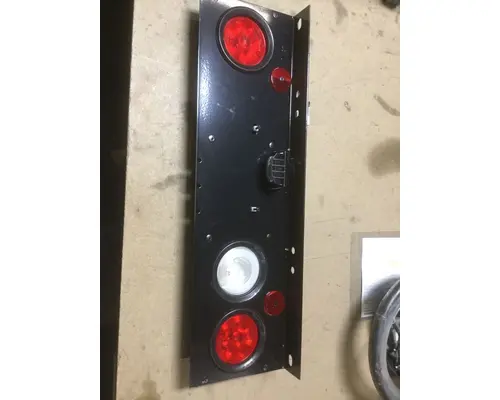 INTERNATIONAL 4300 Tail Lamp