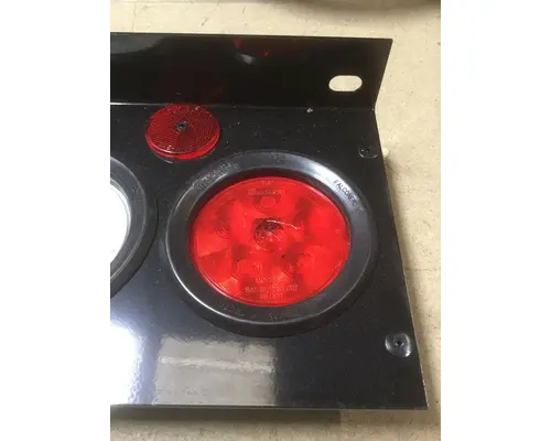 INTERNATIONAL 4300 Tail Lamp