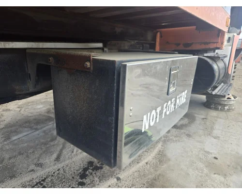 INTERNATIONAL 4300 Tool Box