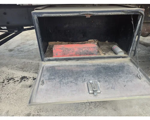 INTERNATIONAL 4300 Tool Box
