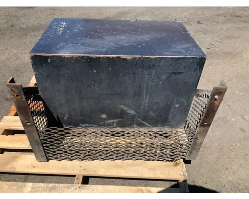 INTERNATIONAL 4300 Tool Box