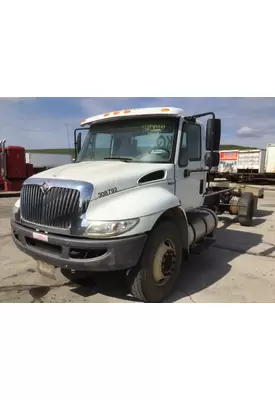 INTERNATIONAL 4300 WHOLE TRUCK FOR PARTS