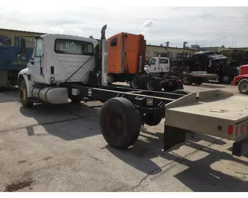 INTERNATIONAL 4300 WHOLE TRUCK FOR PARTS