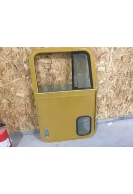 INTERNATIONAL 4370 DOOR-FRONT