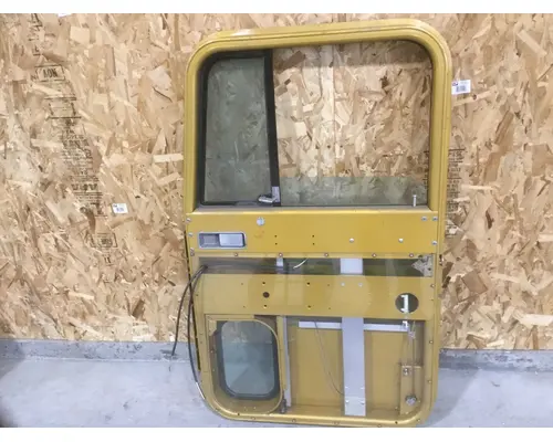 INTERNATIONAL 4370 DOOR-FRONT