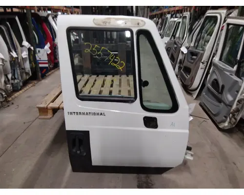 INTERNATIONAL 4400 2002-2020 DOOR ASSEMBLY, FRONT