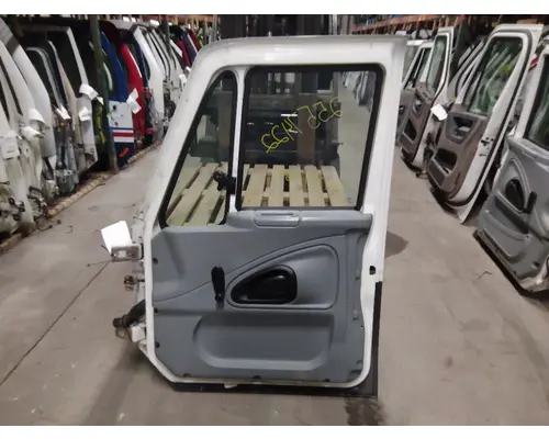 INTERNATIONAL 4400 2002-2020 DOOR ASSEMBLY, FRONT