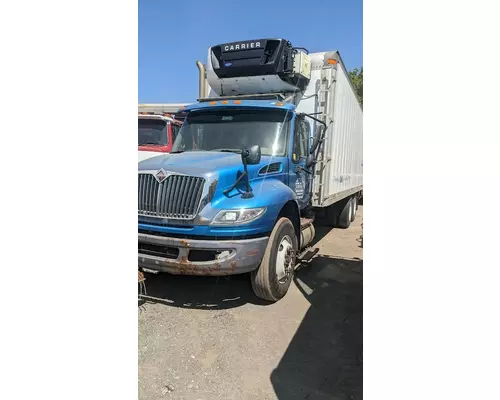 INTERNATIONAL 4400 LP Complete Vehicle