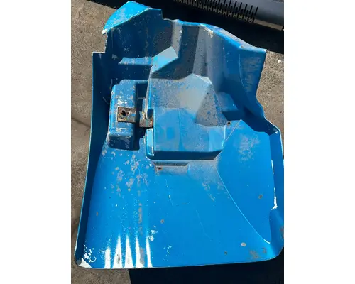 INTERNATIONAL 4400 LP Fender Extension