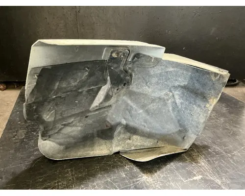 INTERNATIONAL 4400 LP Fender Extension