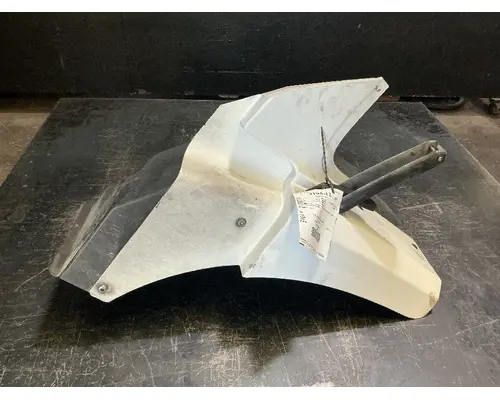 INTERNATIONAL 4400 LP Fender Extension