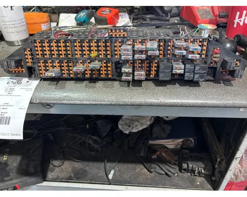 INTERNATIONAL 4400 LP Fuse Box