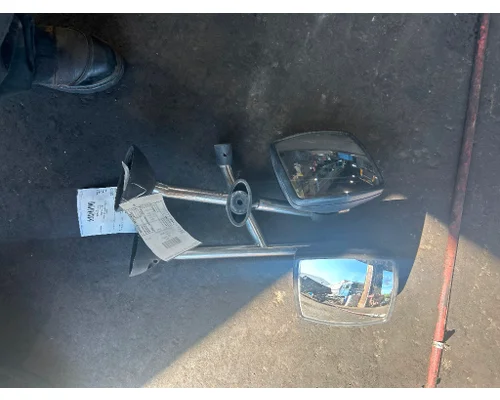INTERNATIONAL 4400 LP Mirror Misc.