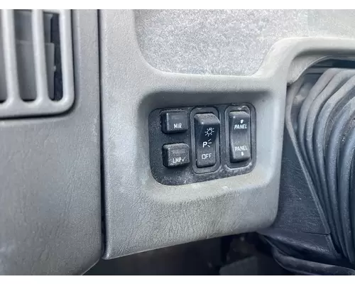 INTERNATIONAL 4400 LP Switch Panel