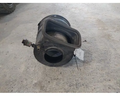 INTERNATIONAL 4400 AIR CLEANER