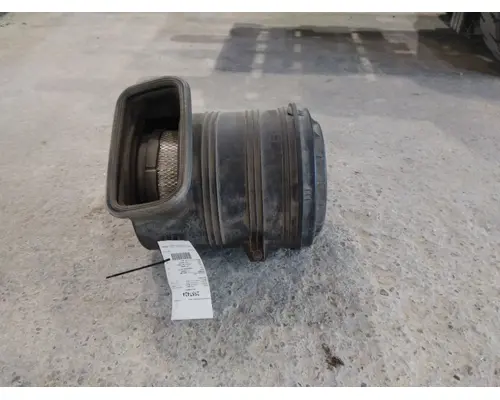 INTERNATIONAL 4400 AIR CLEANER