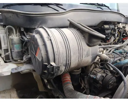 INTERNATIONAL 4400 AIR CLEANER