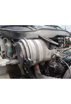 INTERNATIONAL 4400 AIR CLEANER