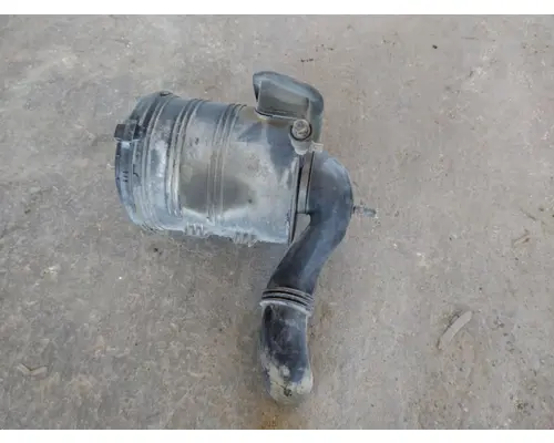 INTERNATIONAL 4400 AIR CLEANER