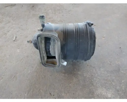 INTERNATIONAL 4400 AIR CLEANER