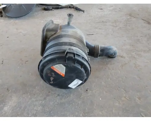 INTERNATIONAL 4400 AIR CLEANER