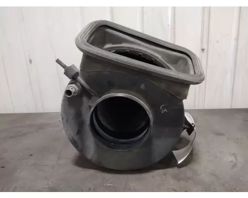 INTERNATIONAL 4400 AIR CLEANER