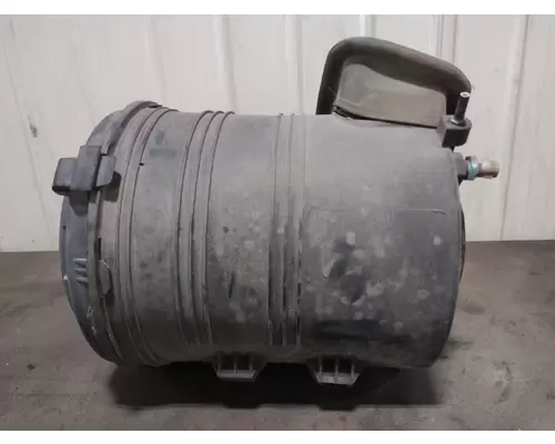 INTERNATIONAL 4400 AIR CLEANER