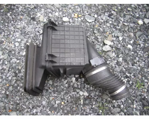 INTERNATIONAL 4400 AIR CLEANER
