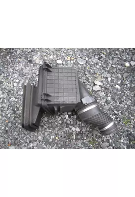 INTERNATIONAL 4400 AIR CLEANER