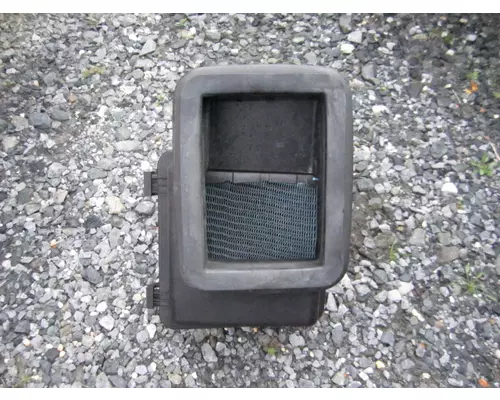 INTERNATIONAL 4400 AIR CLEANER